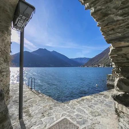 Your Best Experience In Our Lake Como Flock Town شقة